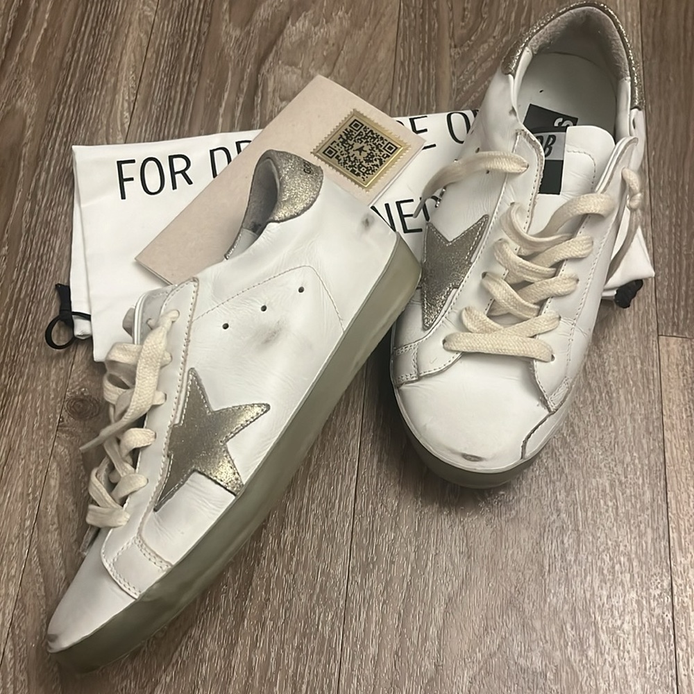 Golden Goose White Sneakers with Gold Star - Picture 5 of 5